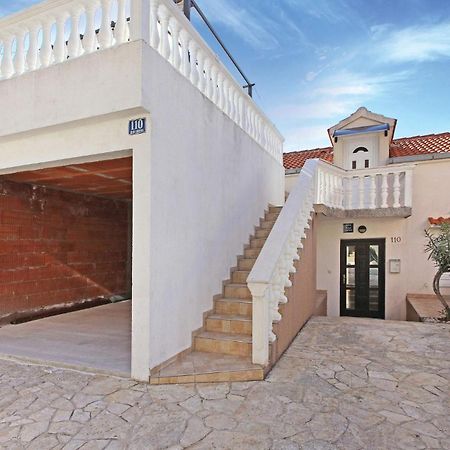 Lovely Apartment In Primosten With Kitchen Exterior photo